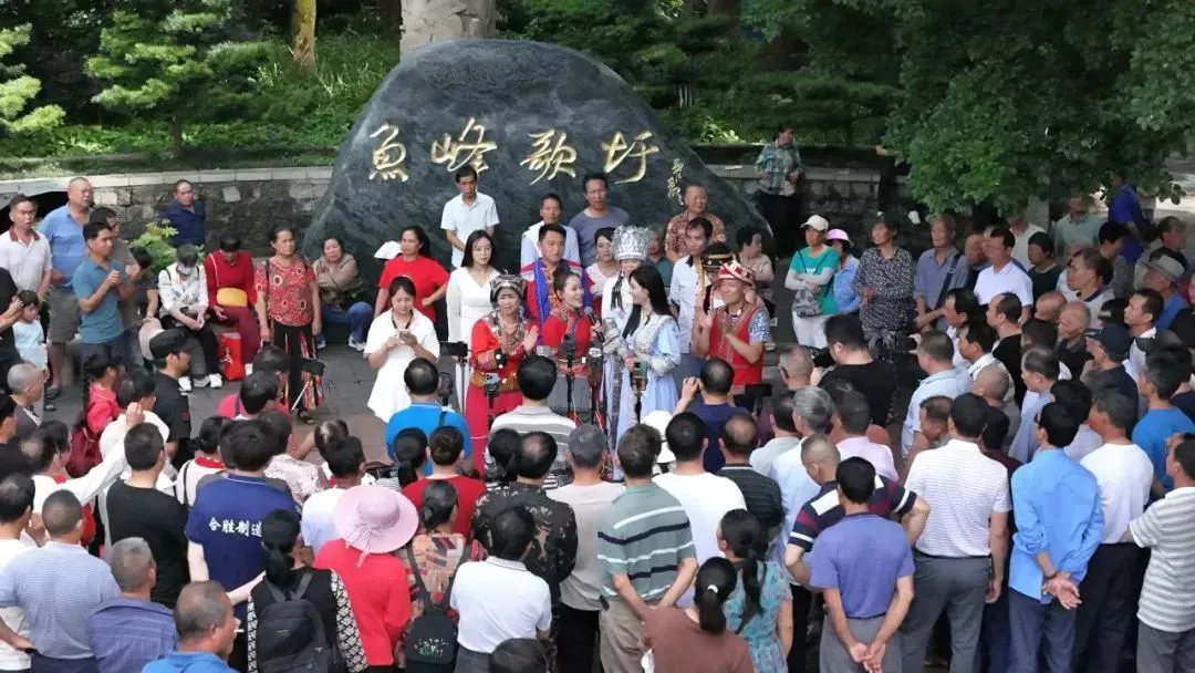 如何在篮球冬令营中加强体能训练?_0