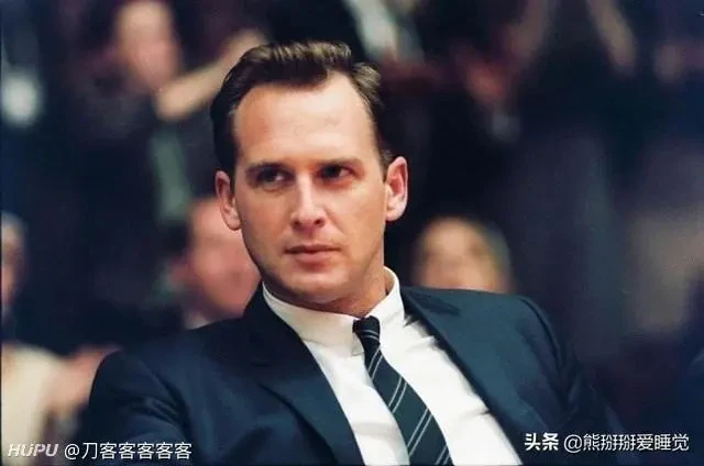 如何在篮球冬令营中加强体能训练?_2